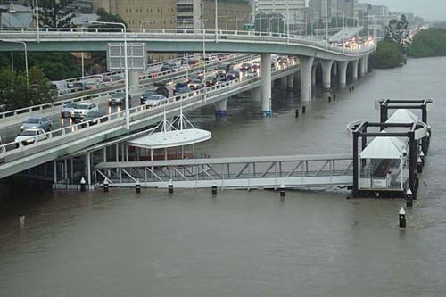 Il Brisbane river esonda in città