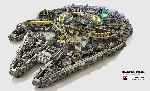 Un Millennium Falcon da 10.000 mattoncini Lego
