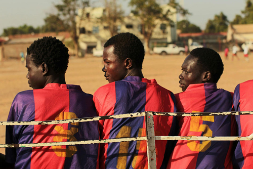 Giocatori di calcio in anchina a Juba nel Sudan del Sud